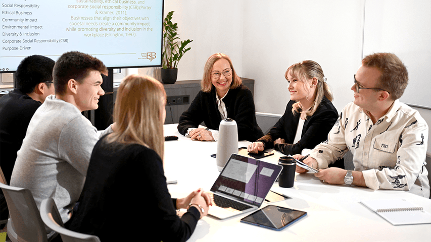 EBS Bachelor's students with lecturer