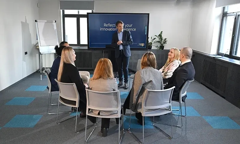 Classroom group with lecturer
